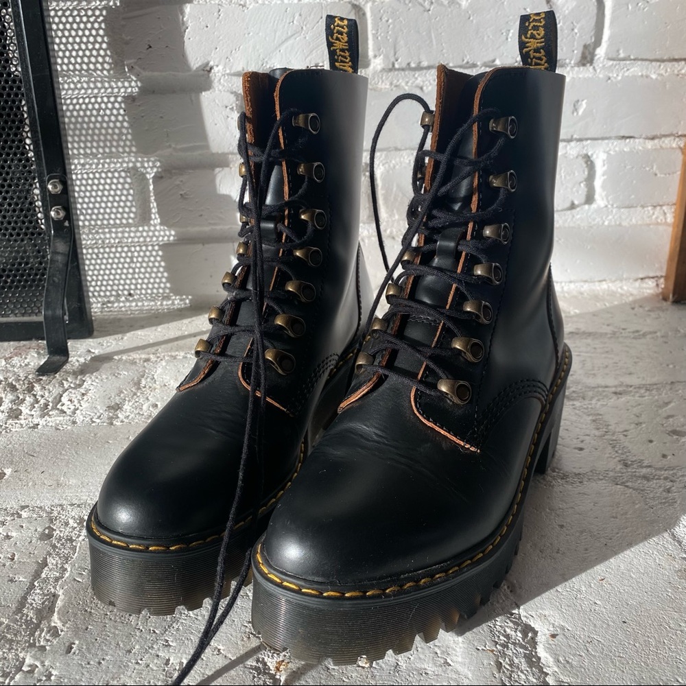 Dr. Martens Leona Boot Womens size 9